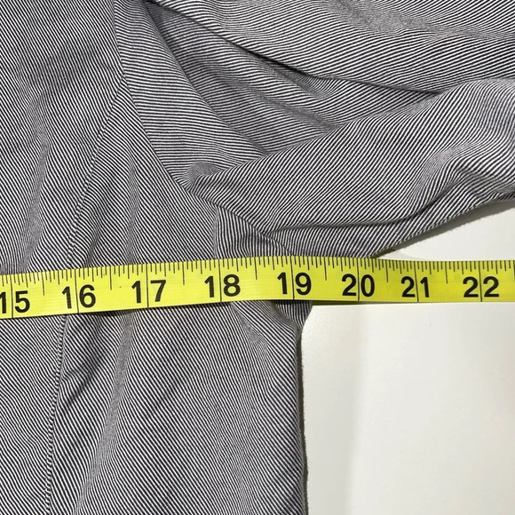 Ann Taylor Factory Gray & White Striped Split Neck Button Down Top 10 Women’s - Picture 8 of 11